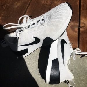 Woman’s Nike running shoes 8 1/2